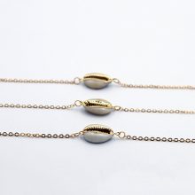 Stylish Link Chain Bracelet with Seashell Pendant